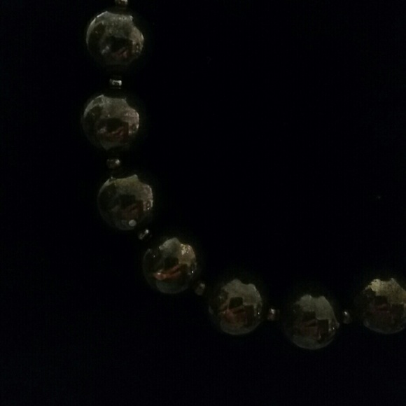 CHARCOAL, METALLIC BEADED NECKLACE - Picture 2 of 2