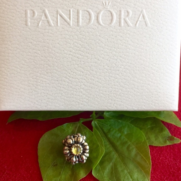 Pandora retired sterling & peridot flower charm