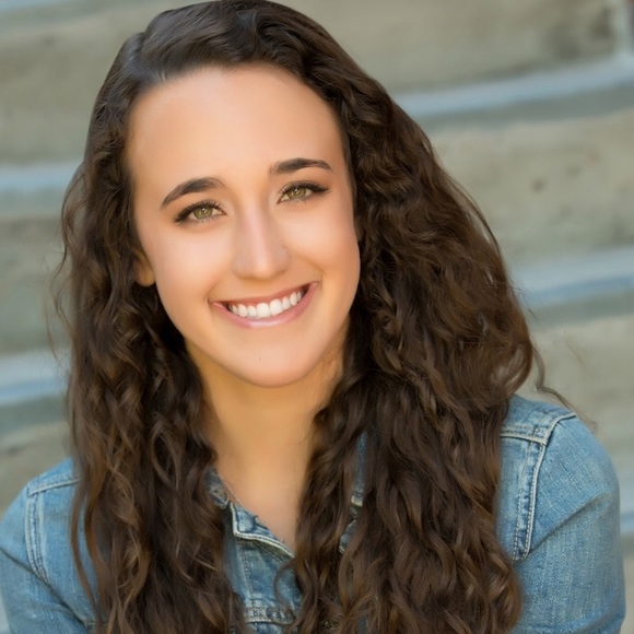 Meet your Posher, Kira