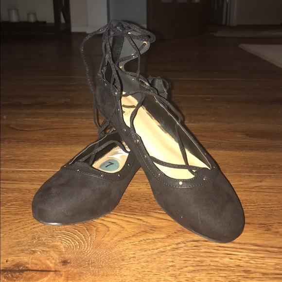 Super cute Lace up ballet flats,too small for me!