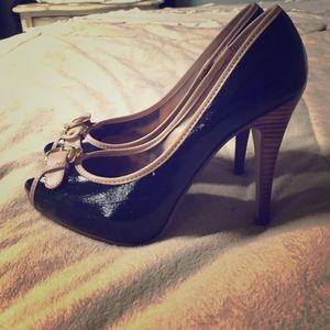 Black and beige Steve Madden open toe pumps