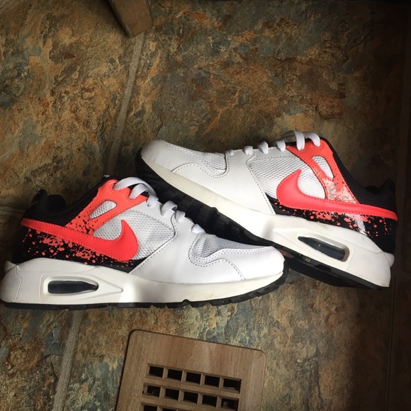 Pink & Black Nike Airmax
