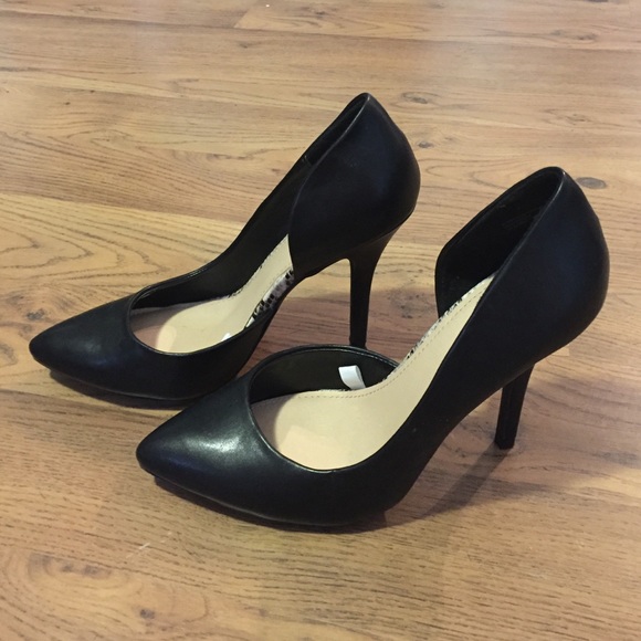 Pointed Toe Heels! - Picture 2 of 4