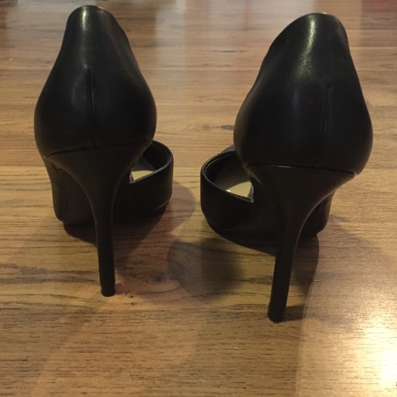 Pointed Toe Heels! - Picture 3 of 4