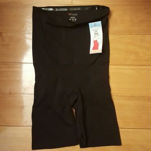 NWT SPANX ASSETS, Black High-Waist Mid-Thigh