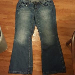 Maurices jeans