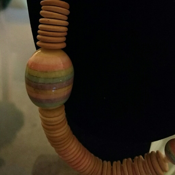 GORGEOUS EARTHTONE BEADED NECKLACE - Picture 2 of 3