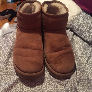 Chestnut Ugg mini