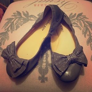 Gianni Bini Grey flats (unworn)