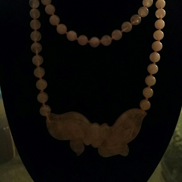 PANTONE PINK BEADED BOW NECKLACE - Picture 3 of 3