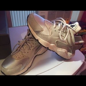 Silver/grey nike hurache