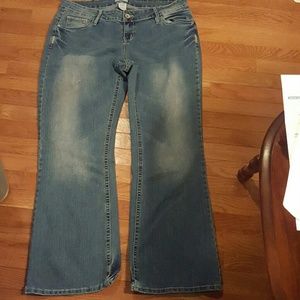 Maurices jeans