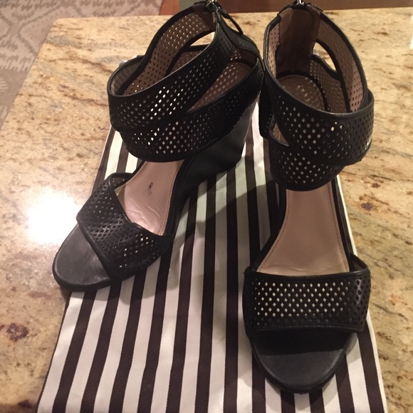 Elie Tahari black leather wedges
