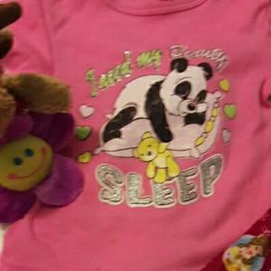 🛏 Set of PJs  and a extra shirt 🛏