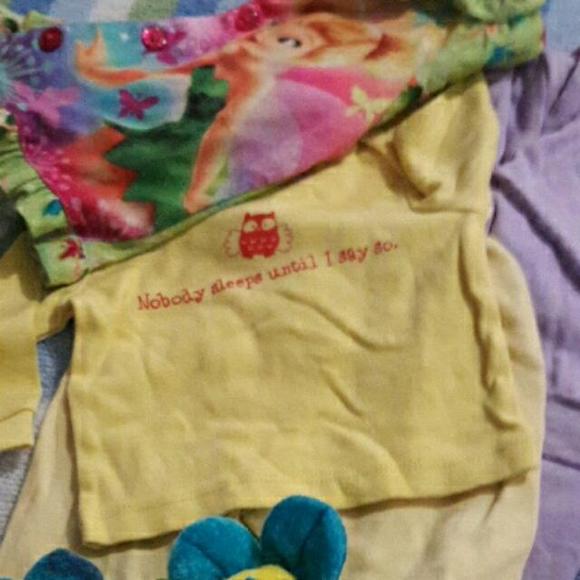 😇2 pjs and extra 2 pants and Tinkerbell shirt😇