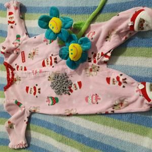 😇Santa sleeper santa keeping babys toes warm😇