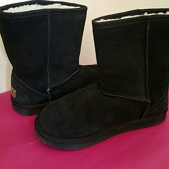 *SOLD* Beach Feet Black Suede Boots