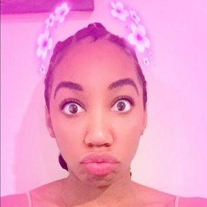 Meet your Posher, Kaela