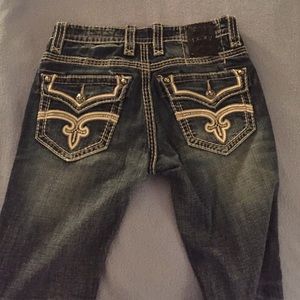 Rock revivals. Austin straights 31