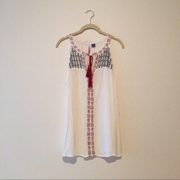 Tasseled flowy tank