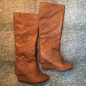 Beautiful high beige wedge boots