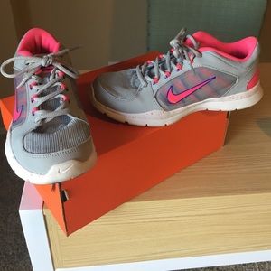 Nike Shoes - Nike shoes Nike Shoes - Nike shoes