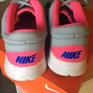 Nike Shoes - Nike shoes Nike Shoes - Nike shoes