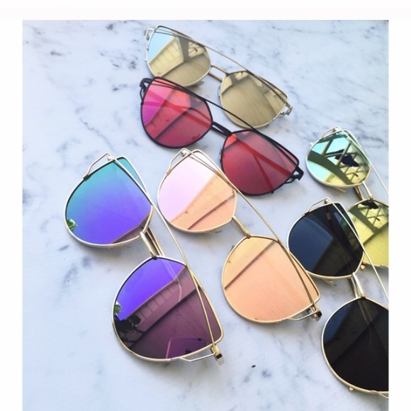 👓MIRRORED COLORED SUNGLASSES-3-COLORS - Picture 3 of 3