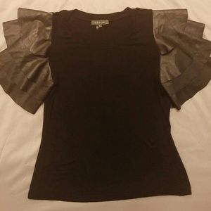 Black T shirt w/faux leather ruffled sleeves sz lg
