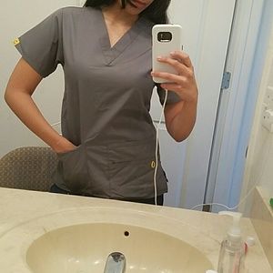 Scrub top grey