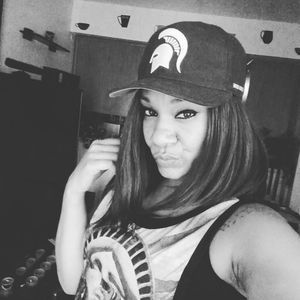 Meet your Posher, Deedee