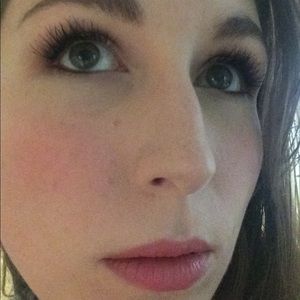 Meet your Posher, Elise