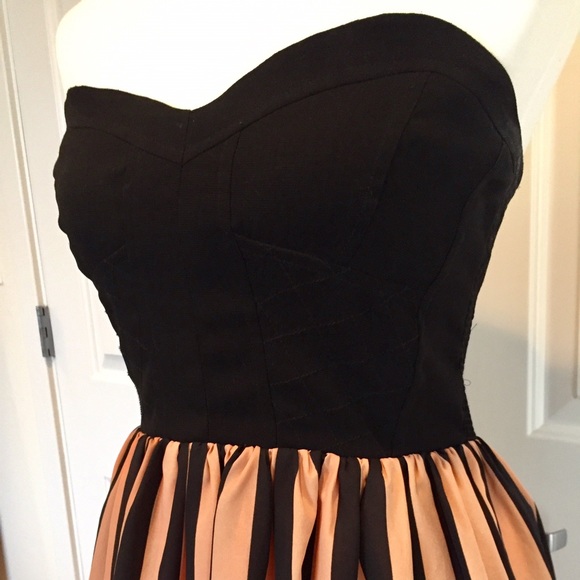 Urban Outfitters Dahlia Pinstripe Dress Size M - Picture 4 of 4