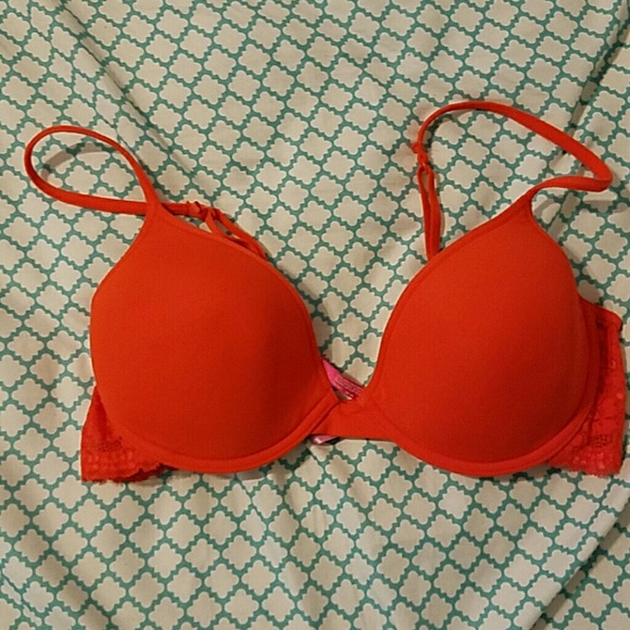 T shirt bra