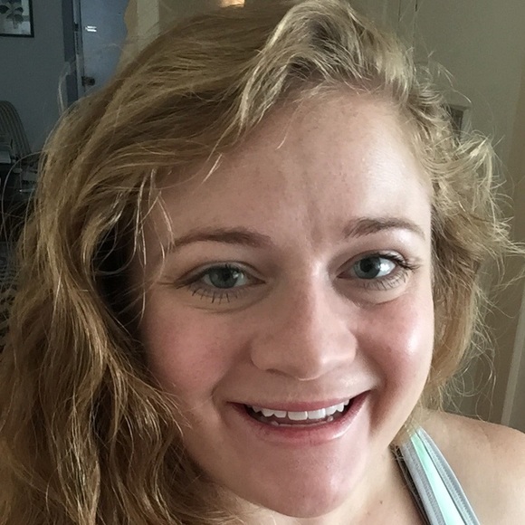 Meet your Posher, Carly