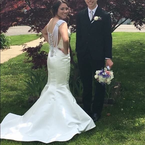 White prom dress - Picture 2 of 5