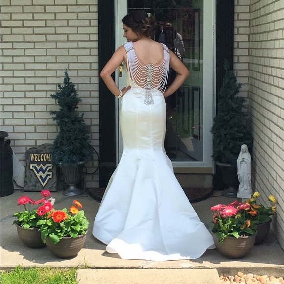 White prom dress - Picture 3 of 5