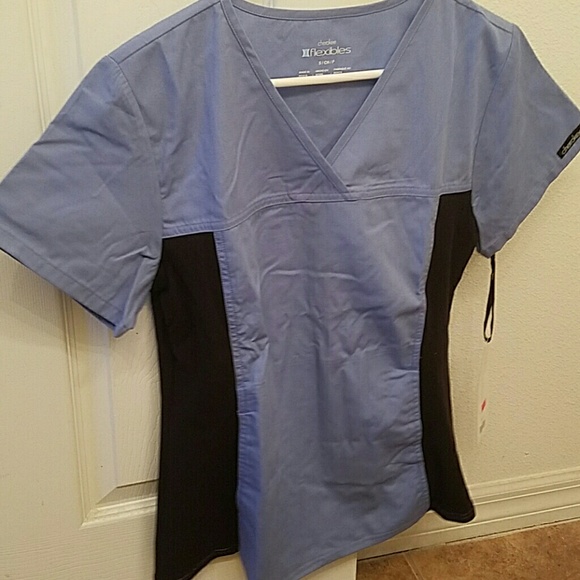 Cherokee Scrub top