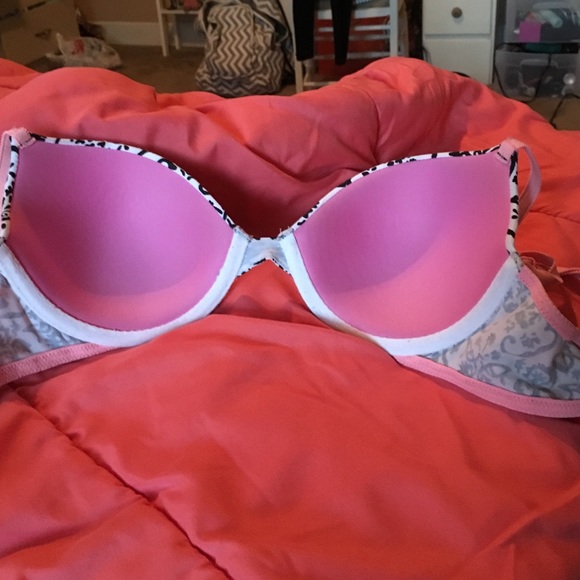 😻💕Victoria's Secret Pink Bra - Picture 3 of 3