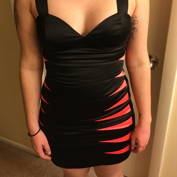 H&M Dresses & Skirts - Black and red bodycon dress