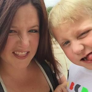 Meet your Posher, Kendra