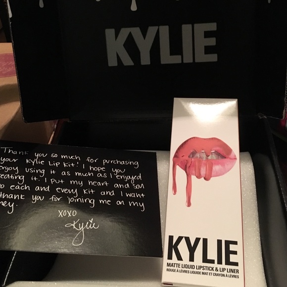Dirty peach Kylie matte lip kit