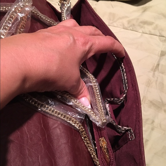 Clutch - Picture 4 of 4