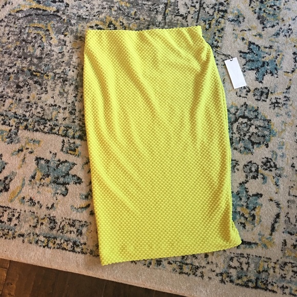 Nordstrom ASTR lime green skirt