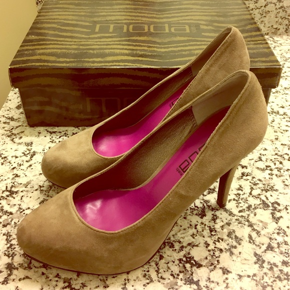 Taupe sueded heels