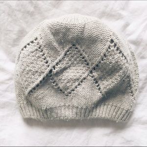 Banana Republic Beanie / Elastic Beret