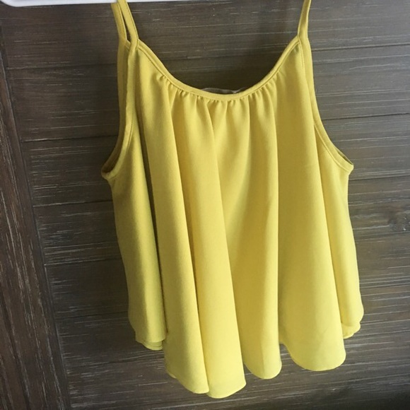 Boutique Bought Yellow Top - Picture 2 of 3