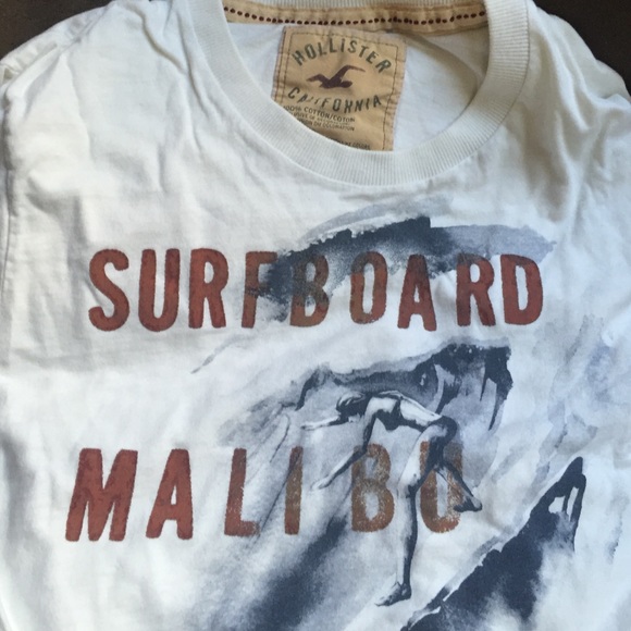 Hollister tee