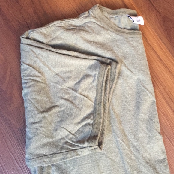 Men's Old Navy tee