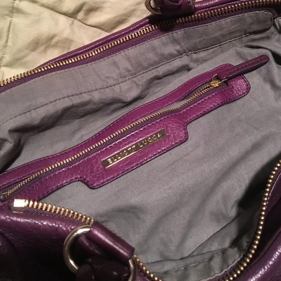 Gorgeous oversized plum leather bag.Just reduced ! - Picture 4 of 4